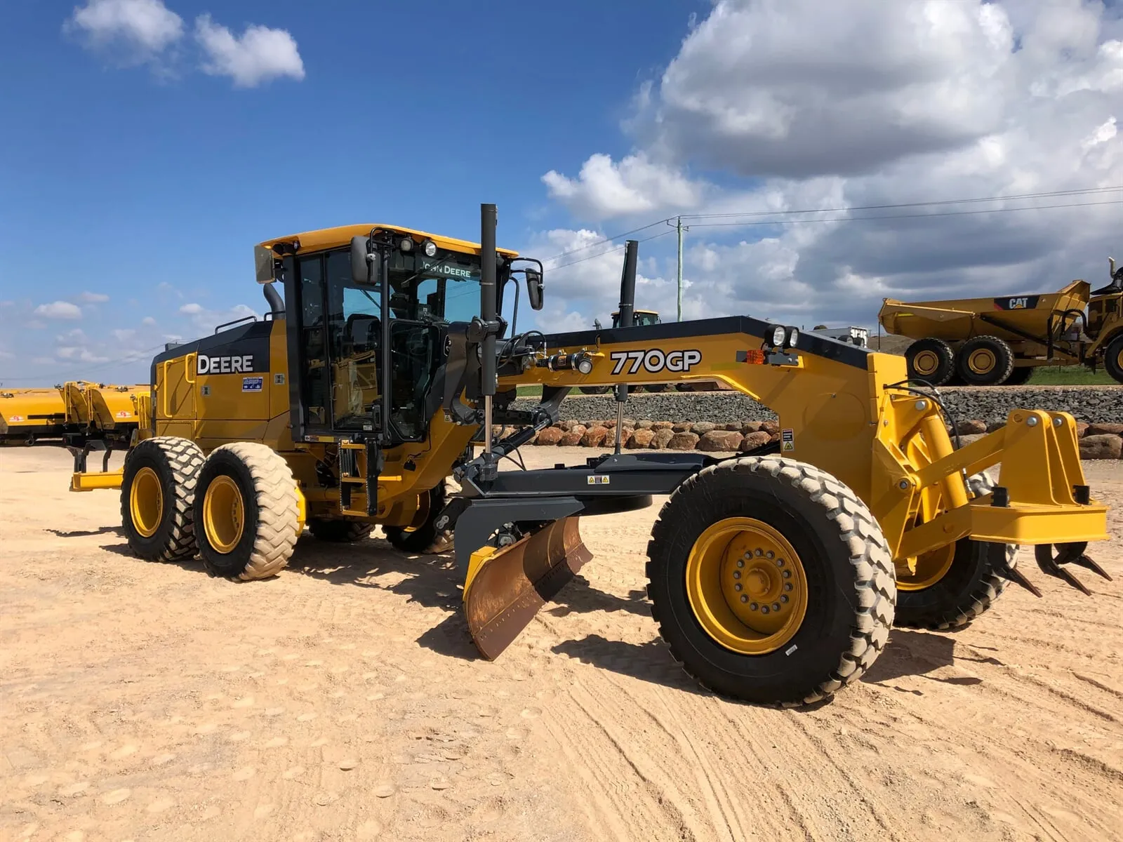 John Deere 770GP motor grader available for hire